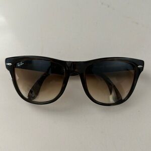 Folding wayfarer by Ray-Ban. Great condition. Small imperfections. Tortoise.